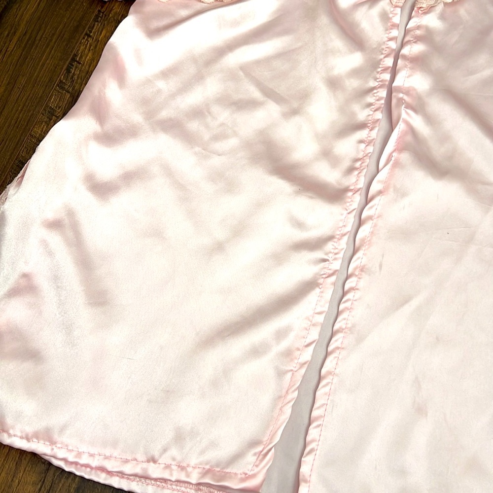 Lace Detail Robe - Picture 4 of 9